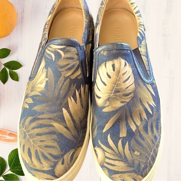 Men’s Vince loafers. Easy slip‎ ons in black and tan neutral colors main image 8